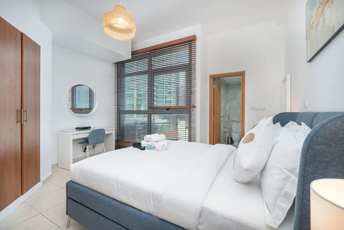 Stylish 1-Bedroom Apartment In Dubai Marina Near The Walk!