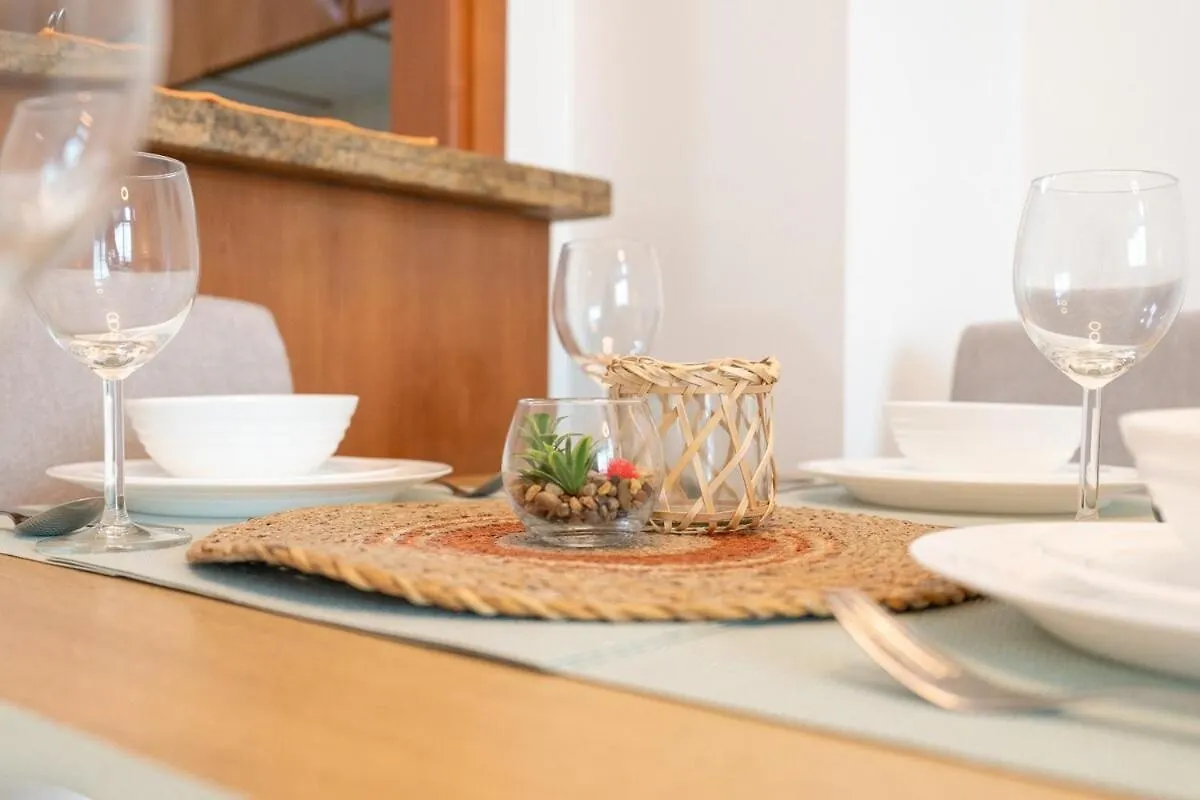 Stylish 1-Bedroom Apartment In Dubai Marina Near The Walk!